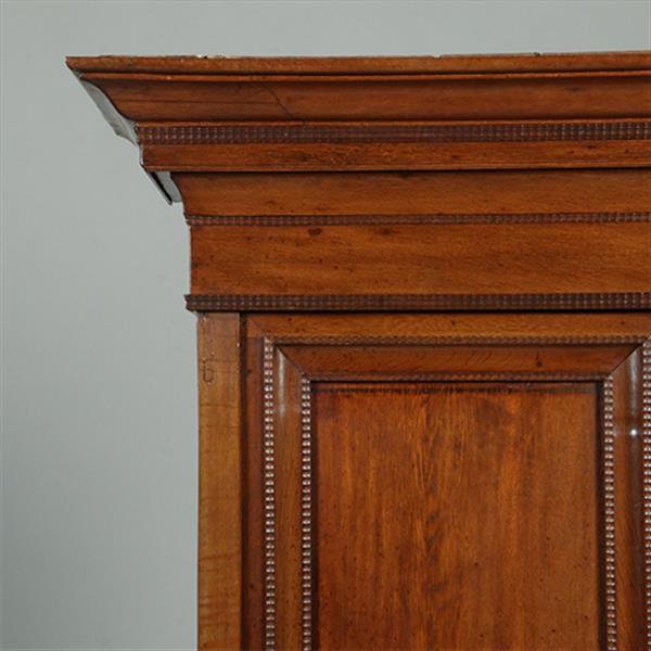 Grote foto kleine pastoorskast in warme kleur eikenhout ca 1700 no.351925 antiek en kunst stoelen en banken