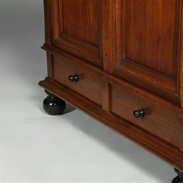 Grote foto kleine pastoorskast in warme kleur eikenhout ca 1700 no.351925 antiek en kunst stoelen en banken