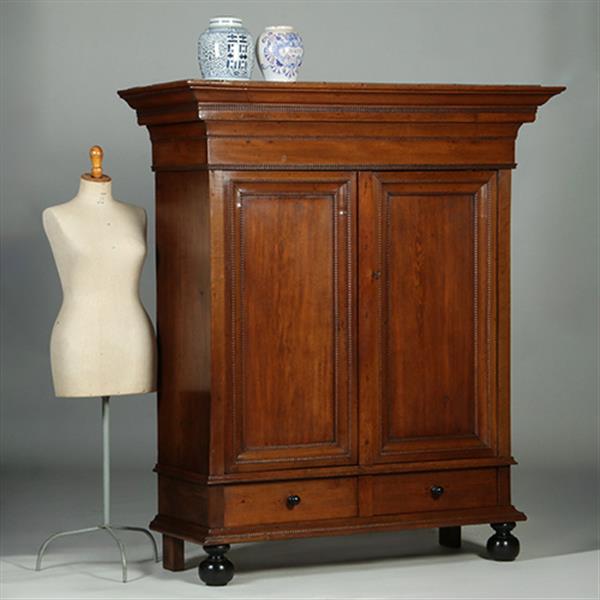 Grote foto kleine pastoorskast in warme kleur eikenhout ca 1700 no.351925 antiek en kunst stoelen en banken