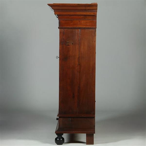 Grote foto kleine pastoorskast in warme kleur eikenhout ca 1700 no.351925 antiek en kunst stoelen en banken