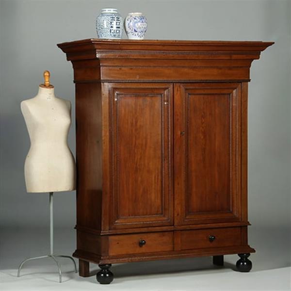 Grote foto kleine pastoorskast in warme kleur eikenhout ca 1700 no.351925 antiek en kunst stoelen en banken