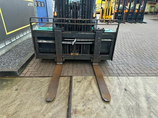 Grote foto vs 22526 lpg triplex 5tons heftruck mitsubishi fg50k 2 vorkenspreider agrarisch heftrucks