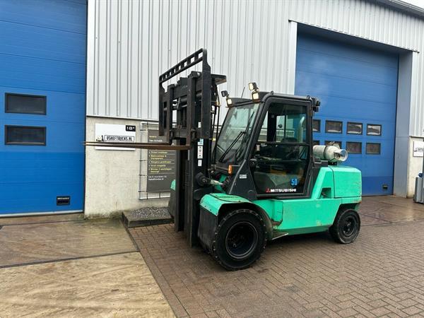 Grote foto vs 22526 lpg triplex 5tons heftruck mitsubishi fg50k 2 vorkenspreider agrarisch heftrucks