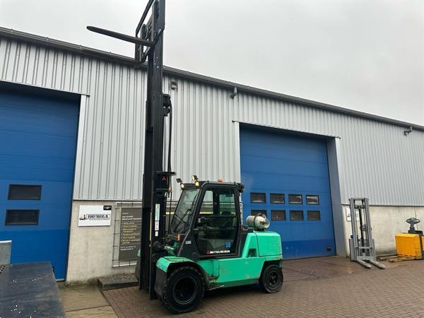 Grote foto vs 22526 lpg triplex 5tons heftruck mitsubishi fg50k 2 vorkenspreider agrarisch heftrucks