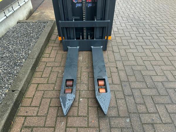 Grote foto vs 22523 elektrisch triplex sta stapelaar 6300mm refurbished doe het zelf en verbouw hefwerktuigen