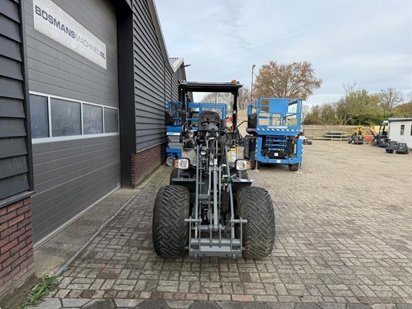 Grote foto giant g2700 x tra hd minishovel bj 2025 445 uur 635 lease agrarisch shovels