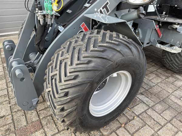 Grote foto giant g2700 x tra hd minishovel bj 2025 445 uur 635 lease agrarisch shovels