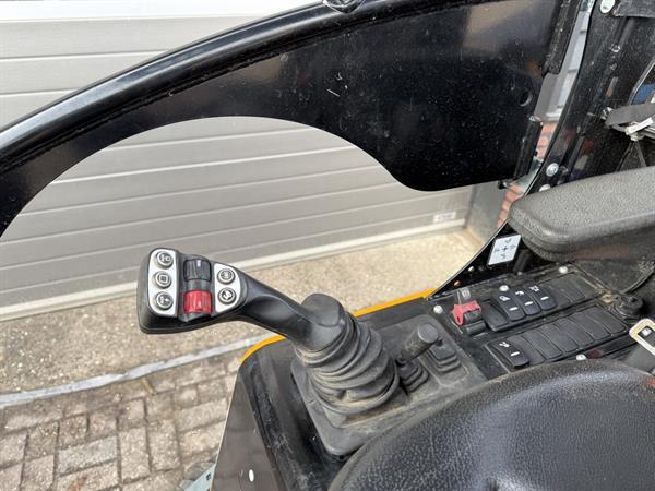 Grote foto giant g2700 x tra hd minishovel bj 2025 445 uur 635 lease agrarisch shovels