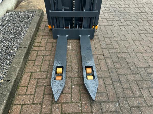 Grote foto vs 22522 elektrisch triplex sta stapelaar 6300mm refurbished doe het zelf en verbouw hefwerktuigen