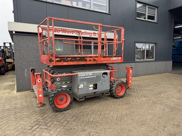 Grote foto skyjack sj 6832rt schaarhoogwerker scissor 2014 4x4 kubota diesel 12m werkhoogte doe het zelf en verbouw hoogwerkers