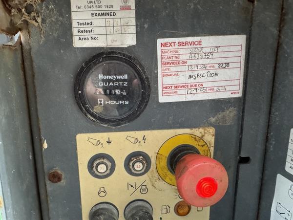 Grote foto skyjack sj 6826rt schaarhoogwerker scissor 2014 4x4 kubota 10mtr werkhoogte doe het zelf en verbouw hoogwerkers