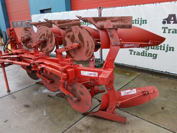 Grote foto cappon ploeg agrarisch ploegen