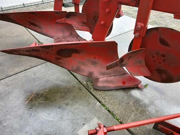 Grote foto cappon ploeg agrarisch ploegen