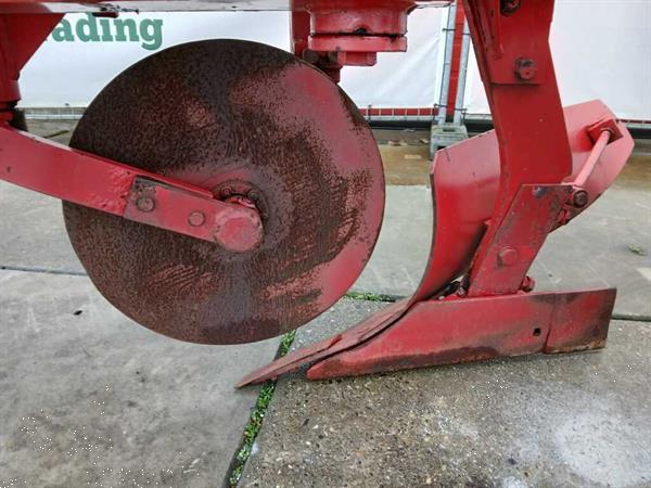 Grote foto cappon ploeg agrarisch ploegen