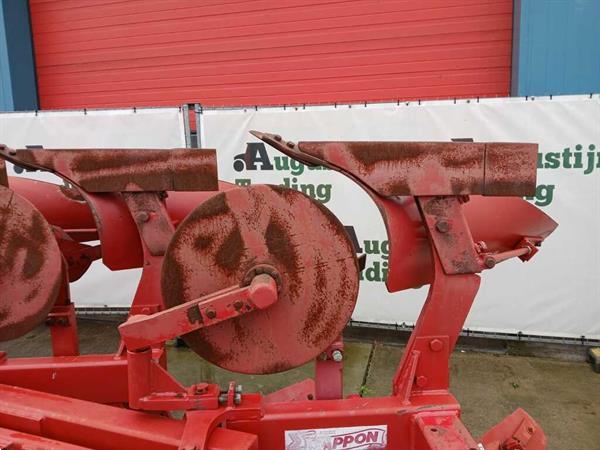 Grote foto cappon ploeg agrarisch ploegen