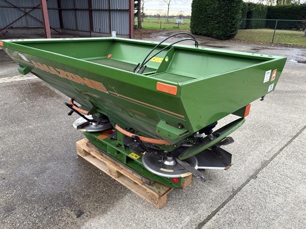 Grote foto amazone za m 900 kunstmestrooier agrarisch kunstmestrooiers