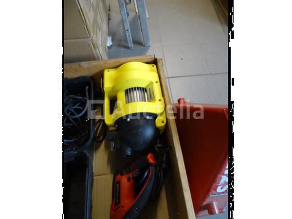 Grote foto snoerloze stofzuiger tuinpomp schroevendraaier schuurmachine boormachine blad zie detail doe het zelf en verbouw gereedschappen en machines