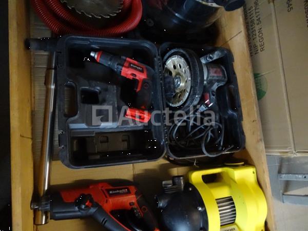 Grote foto snoerloze stofzuiger tuinpomp schroevendraaier schuurmachine boormachine blad zie detail doe het zelf en verbouw gereedschappen en machines