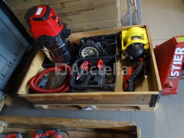 Grote foto snoerloze stofzuiger tuinpomp schroevendraaier schuurmachine boormachine blad zie detail doe het zelf en verbouw gereedschappen en machines