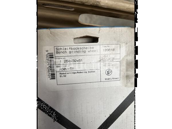 Grote foto tyrolit slijpsteen 250x32x51 a60v tr doe het zelf en verbouw onderdelen en accessoires