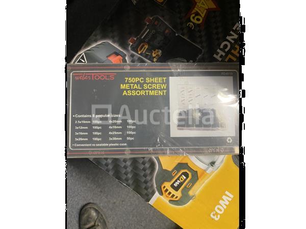 Grote foto assortiment metaalschroeven doe het zelf en verbouw onderdelen en accessoires