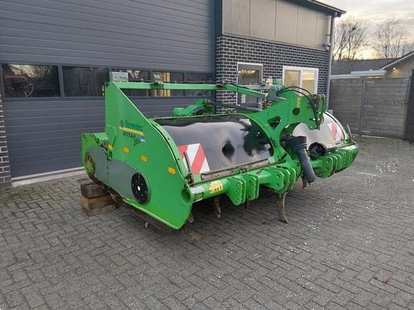 Grote foto farmtec rotar 300 spitmachine met aangedreven rol agrarisch akkerbouw