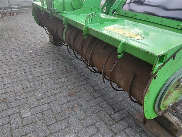 Grote foto farmtec rotar 300 spitmachine met aangedreven rol agrarisch akkerbouw