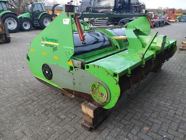 Grote foto farmtec rotar 300 spitmachine met aangedreven rol agrarisch akkerbouw