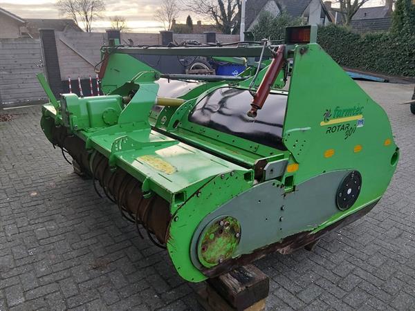 Grote foto farmtec rotar 300 spitmachine met aangedreven rol agrarisch akkerbouw