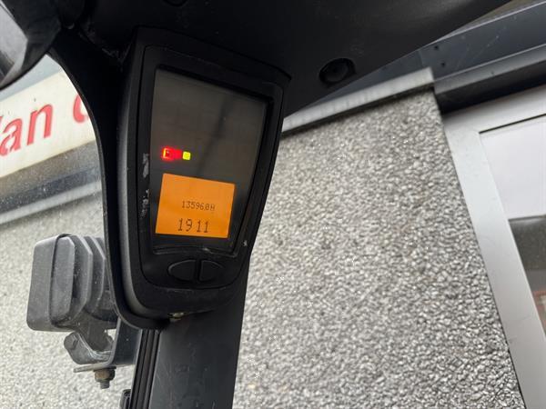 Grote foto linde h25t 02 triplo 550 freelift sideshift vorkversteller lpg 2013 agrarisch heftrucks