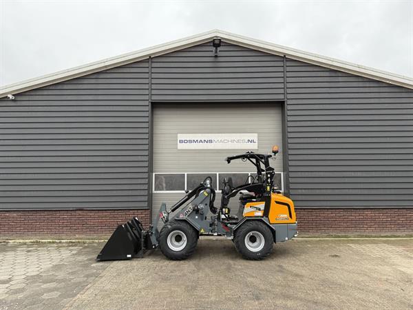 Grote foto giant g2500 hd minishovel kniklader nieuw agrarisch shovels