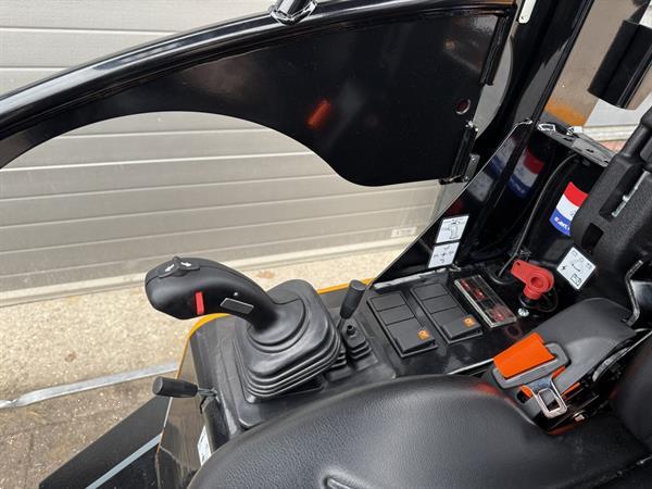 Grote foto giant g2500 hd minishovel kniklader nieuw agrarisch shovels