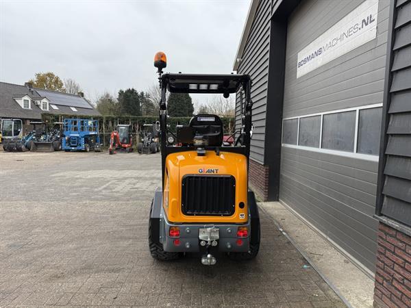 Grote foto giant g2500 hd minishovel kniklader nieuw agrarisch shovels