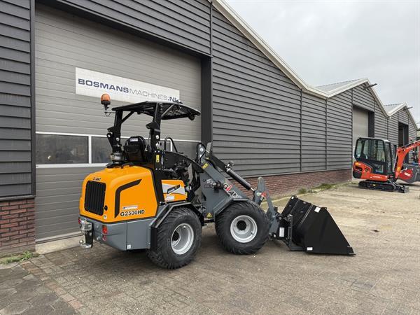 Grote foto giant g2500 hd minishovel kniklader nieuw agrarisch shovels