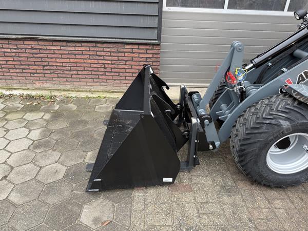 Grote foto giant g2500 hd minishovel kniklader nieuw agrarisch shovels