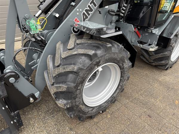 Grote foto giant g2700 hd met cabine minishovel nieuw agrarisch shovels