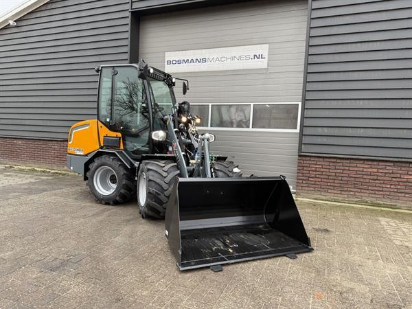 Grote foto giant g2700 hd met cabine minishovel nieuw agrarisch shovels