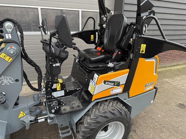 Grote foto giant g2300 minishovel kniklader nieuw agrarisch shovels