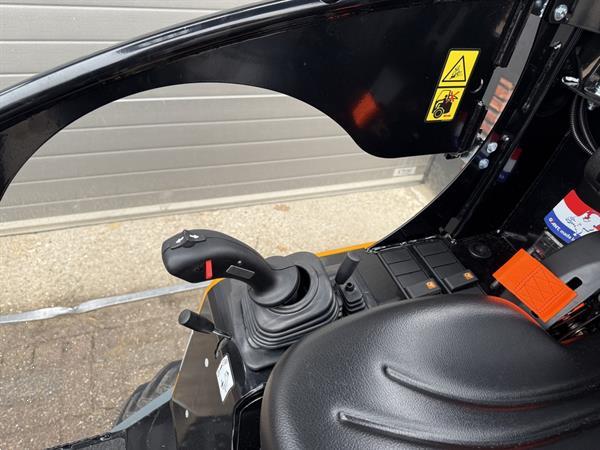 Grote foto giant g2300 minishovel kniklader nieuw agrarisch shovels