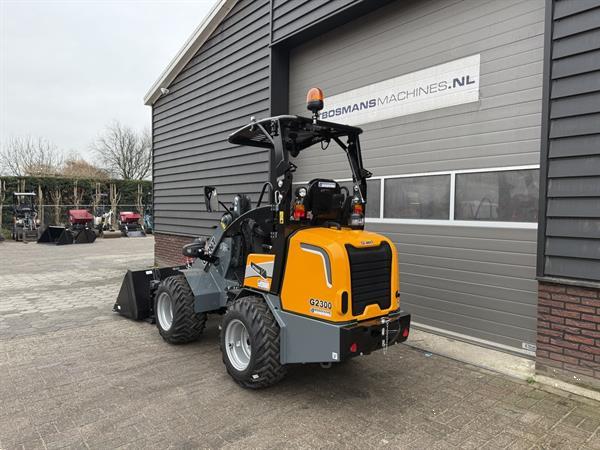Grote foto giant g2300 minishovel kniklader nieuw agrarisch shovels