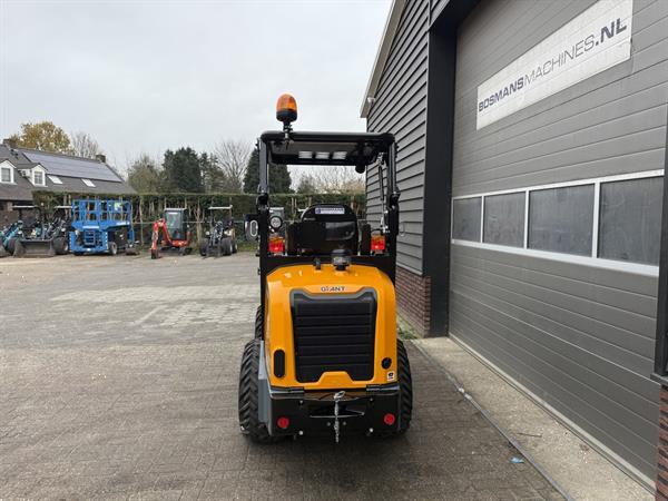 Grote foto giant g2300 minishovel kniklader nieuw agrarisch shovels