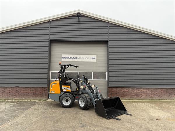 Grote foto giant g2300 minishovel kniklader nieuw agrarisch shovels