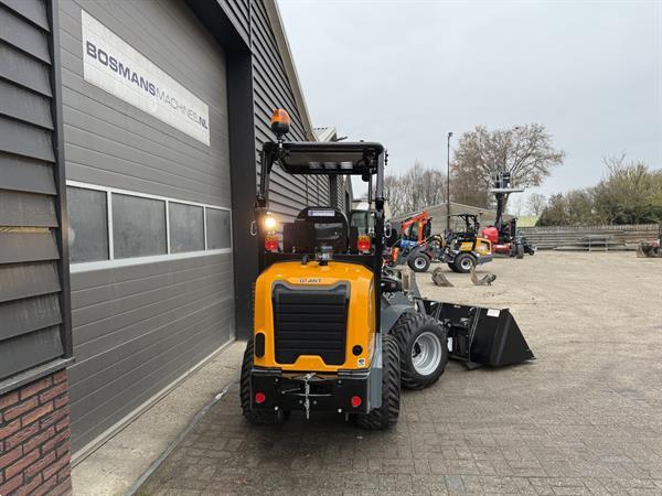Grote foto giant g2300 minishovel kniklader nieuw agrarisch shovels