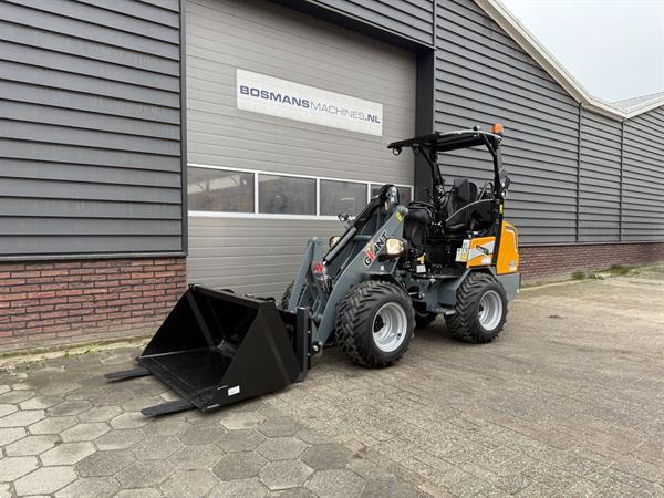 Grote foto giant g2300 minishovel kniklader nieuw agrarisch shovels