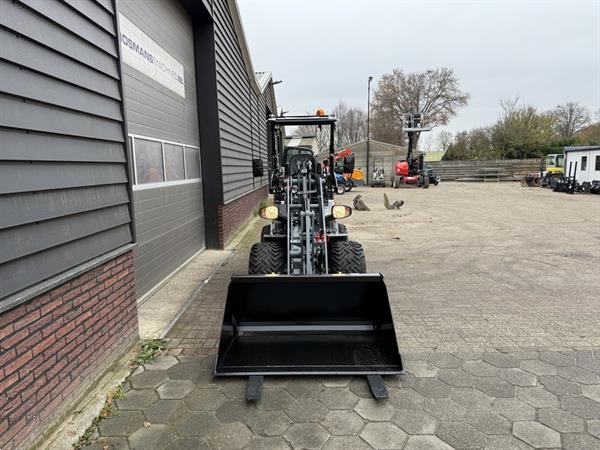 Grote foto giant g2300 minishovel kniklader nieuw agrarisch shovels