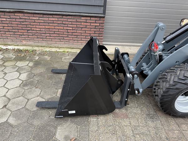 Grote foto giant g2300 minishovel kniklader nieuw agrarisch shovels