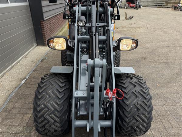 Grote foto giant g2300 minishovel kniklader nieuw agrarisch shovels