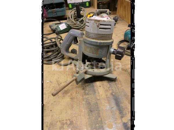 Grote foto makita bovenfrees doe het zelf en verbouw ijzerwaren en bevestigingsmiddelen