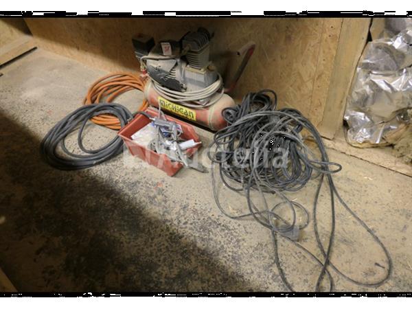 Grote foto compressor met diverse accessoires doe het zelf en verbouw compressors