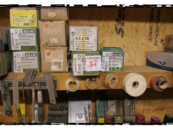 Grote foto diverse schroeven doe het zelf en verbouw onderdelen en accessoires